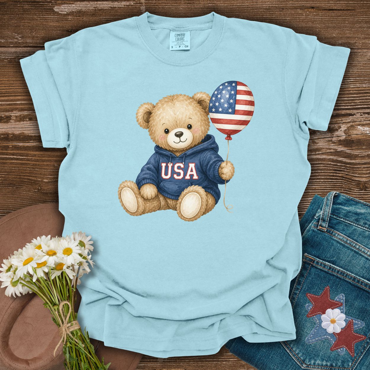 USA Teddy Bear with Flag Balloon T-Shirt