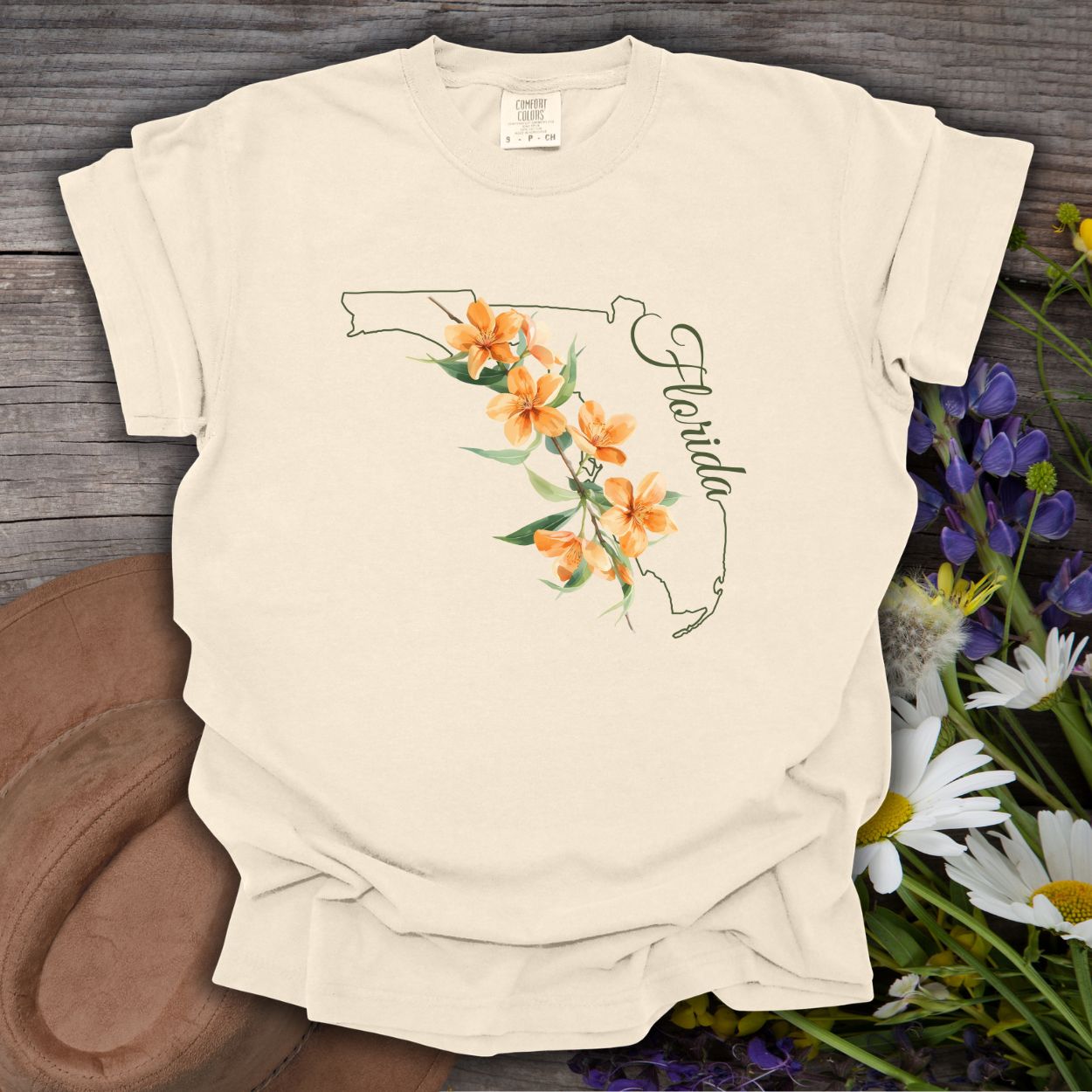 Ivory, relaxed-fit, garment-dyed cotton t-shirt with Florida state outline and orange blossom design.
