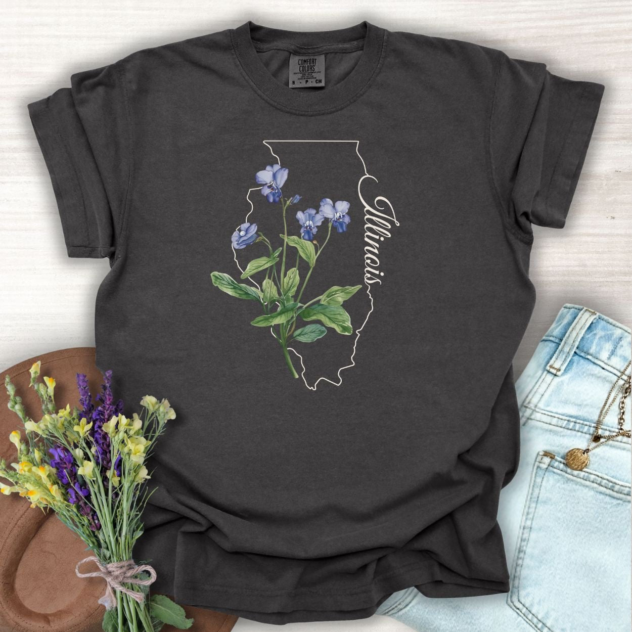 Pepper S garment-dyed cotton t-shirt with Illinois state outline and common blue violet illustration.