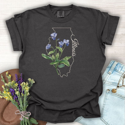 Pepper S garment-dyed cotton t-shirt with Illinois state outline and common blue violet illustration.