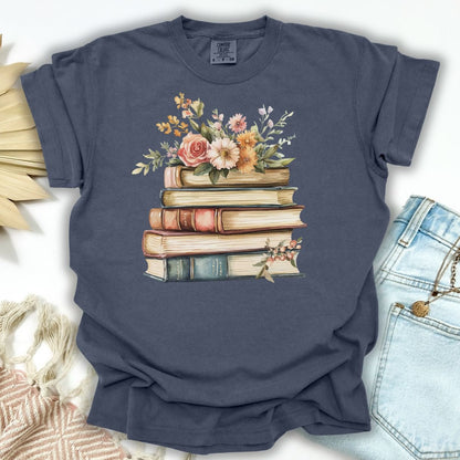 Denim S vintage books & summer flowers t-shirt with a relaxed fit and lived-in feel.