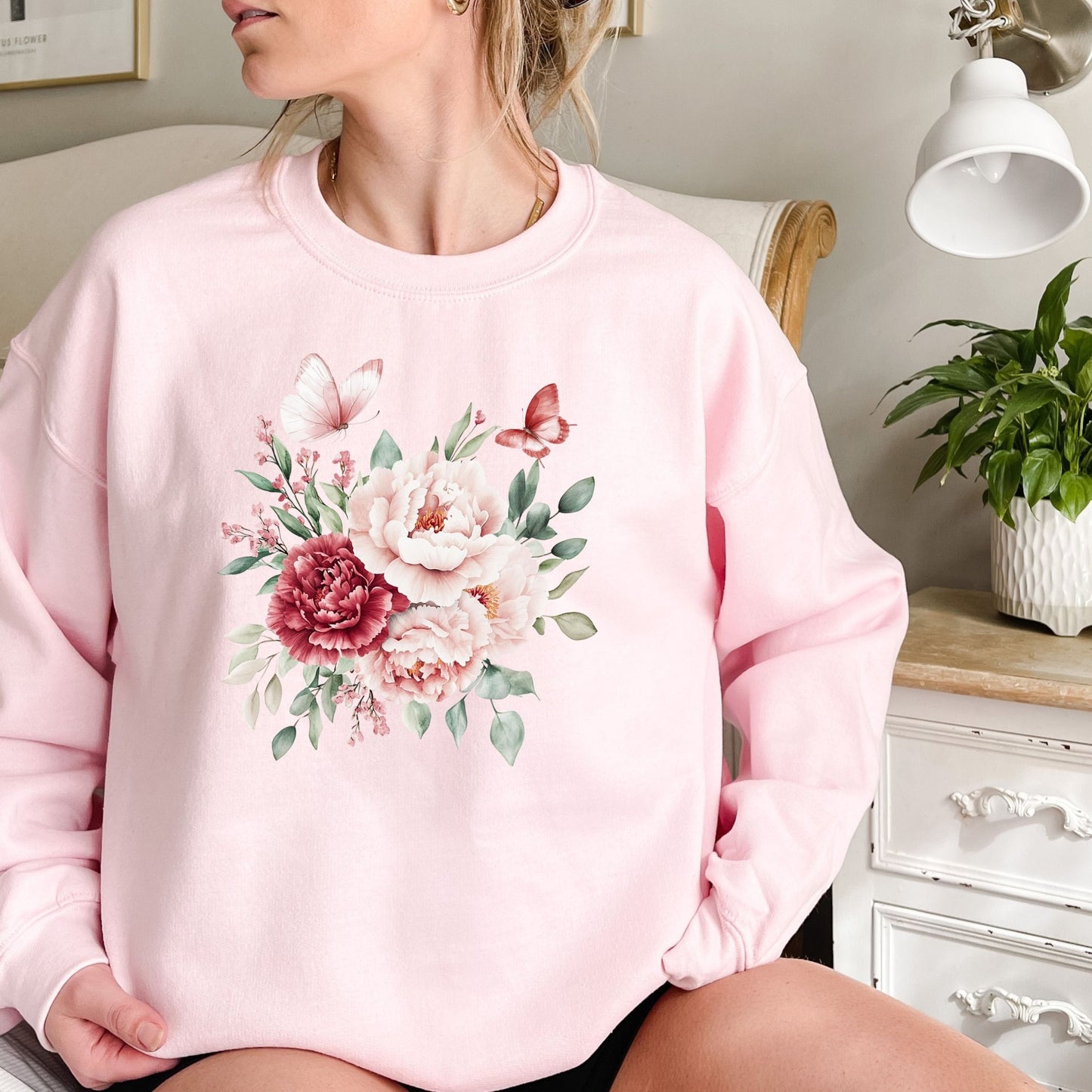 Vintage Peonies & Butterflies Bouquet Sweatshirts