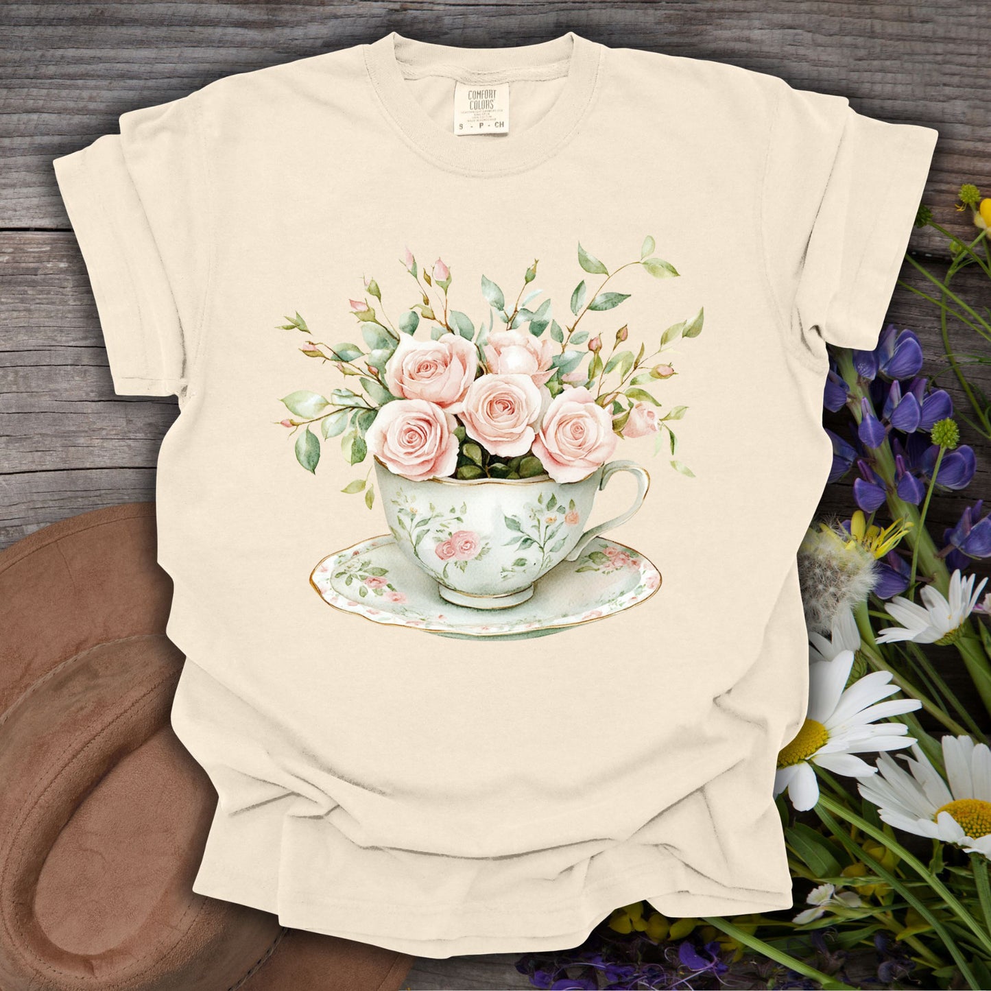 Vintage Rose Bouquet Teacup T-Shirt