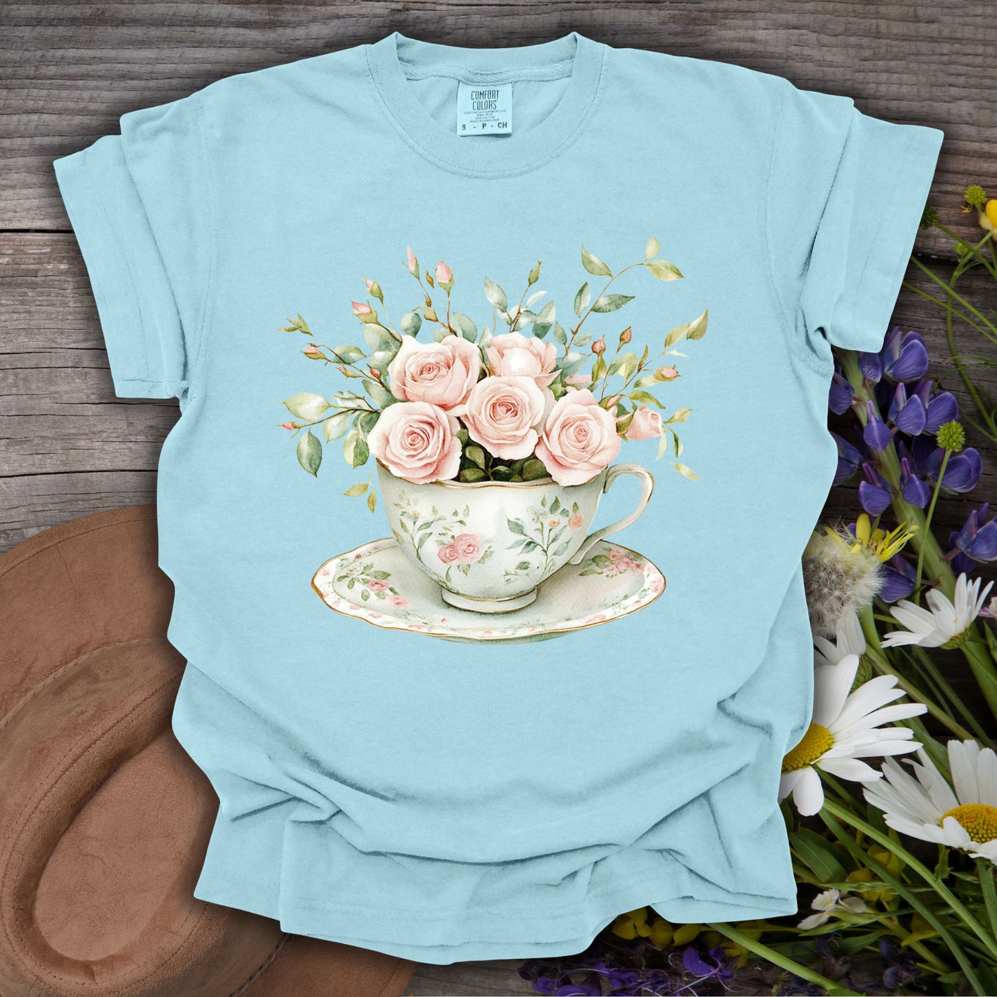Vintage Rose Bouquet Teacup T-Shirt