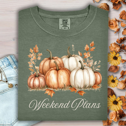 Moss green Comfort Colors t-shirt, size S, with watercolor pumpkins and "Weekend Plans" text.